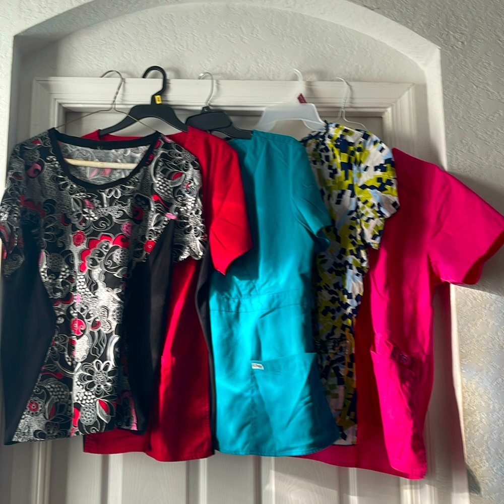 MIXED LOT of Scrub Tops LARGE